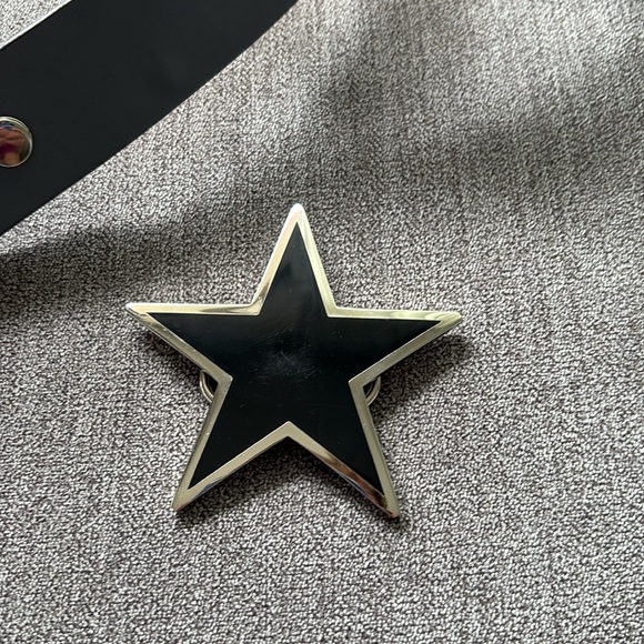 Glow-in-the-dark star belt buckle plus black star belt buckle - Picture 8 of 8